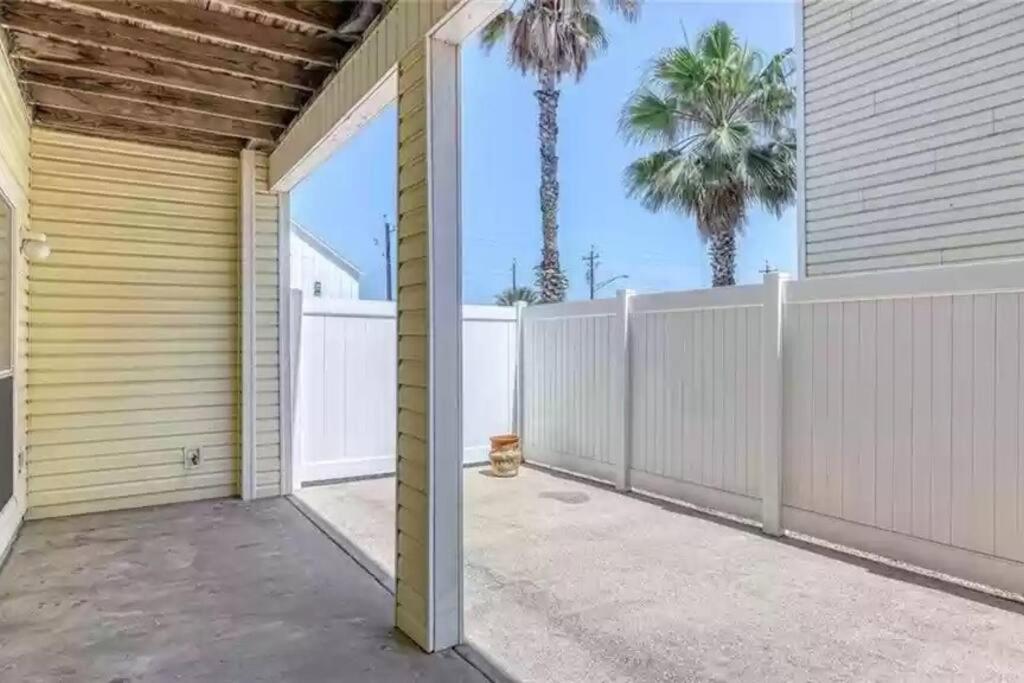 Spacious Home, Short Walk To Beach, Heated Pool! Corpus Christi Eksteriør billede